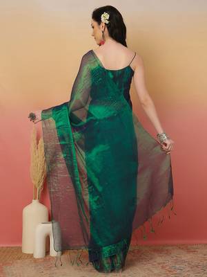 Green zari tissue saree with unstitched blouse 4
