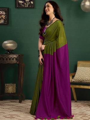 Green colourblocked printed saree with unstitched blouse piece 3
