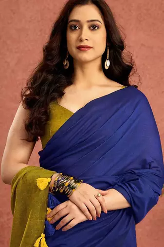 Blue colourblocked printed saree with unstitched blouse piece