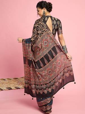 Beige ethnic printed saree with blouse piece 3