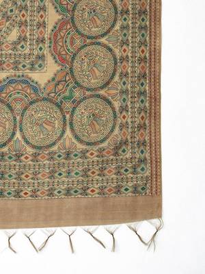 Beige printed saree with matching blouse 5