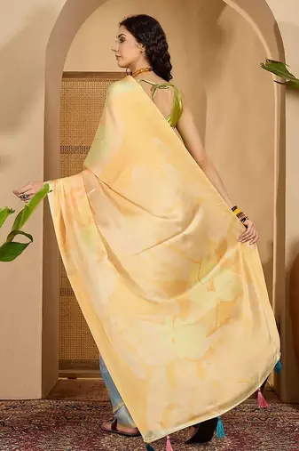 Yellow abstract printed saree with unstitched blouse