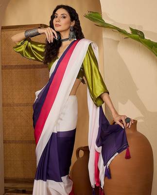 White colourblocked saree with unstitched blouse 5