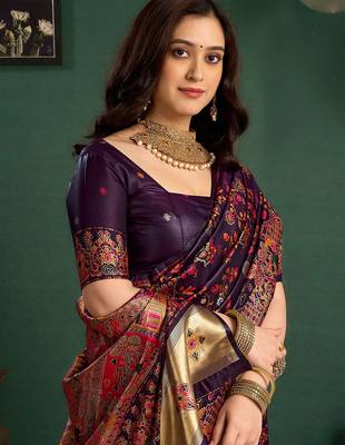 Purple woven design saree with unstitched blouse piece 1