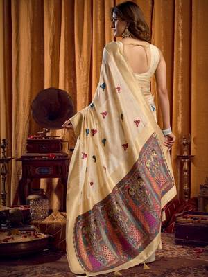 Cream woven design khadi sarees with unstiched blouse 3