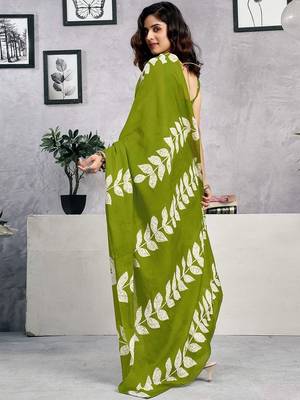 Green printed  cotton ready to wear saree with unstitched blouse piece 2