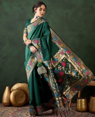 Green woven design banarasi saree with blouse piece 1