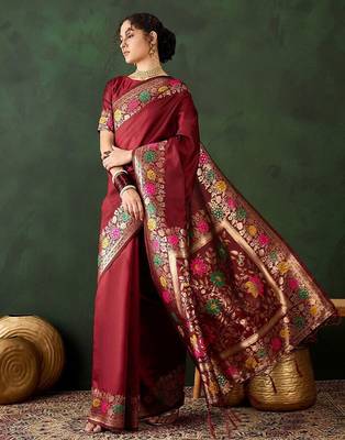 Maroon woven design banarasi saree with blouse piece 3