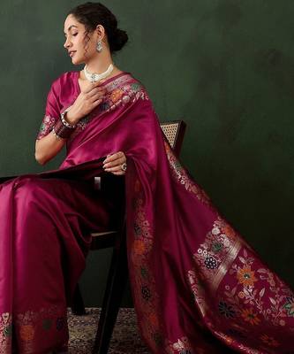 Pink woven design banarasi saree with blouse piece 5