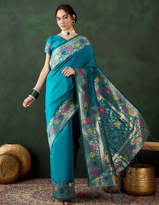 Green woven design banarasi saree with blouse piece 1
