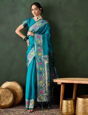 Green woven design banarasi saree with blouse piece 4