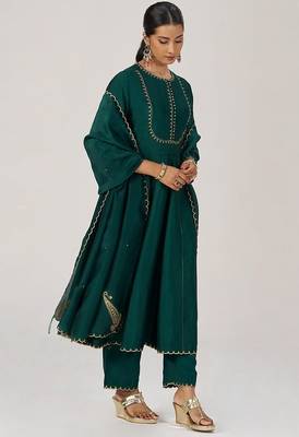 Emerald green raw silk festive kurta set 3