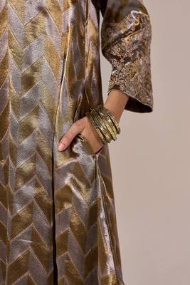 Brass and light gold tissue festive kurta set 3