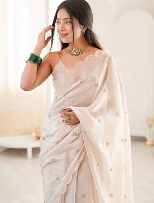 White ethnic motifs embroidered heavy work bagh saree 3