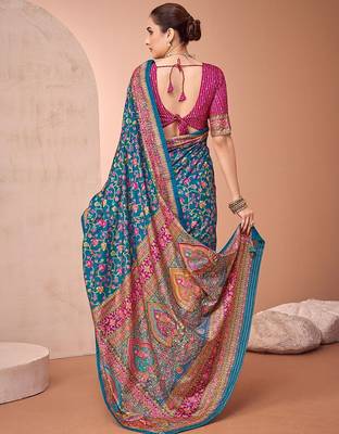 Teal women paisley printed patola saree 3
