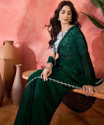 Green embellished banarasi saree with blouse piece 5