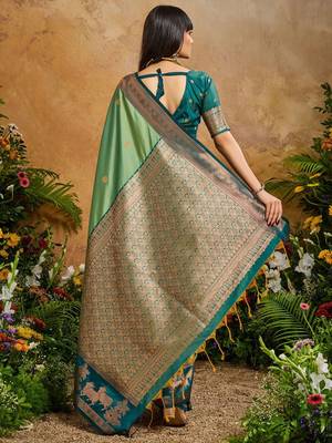 Green ethnic motifs woven designer art silk sarees with unstitched blouse 3