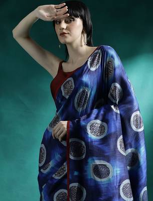 Blue printed saree with blouse piece 4