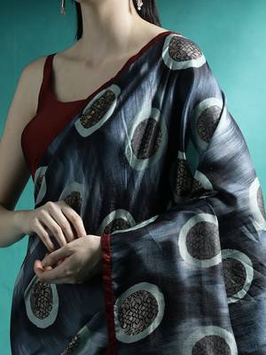 Black geometric printed saree with blouse piece 5