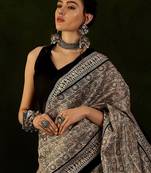 Beige dadu printed saree with blouse piece