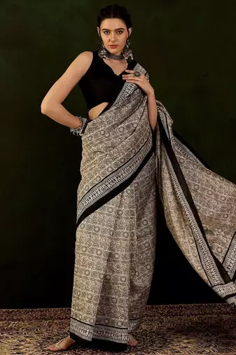 Beige dadu printed saree with blouse piece