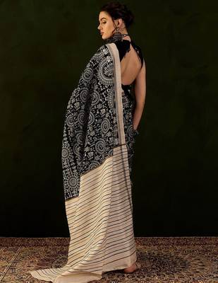 Black dabu printed saree with blouse 3