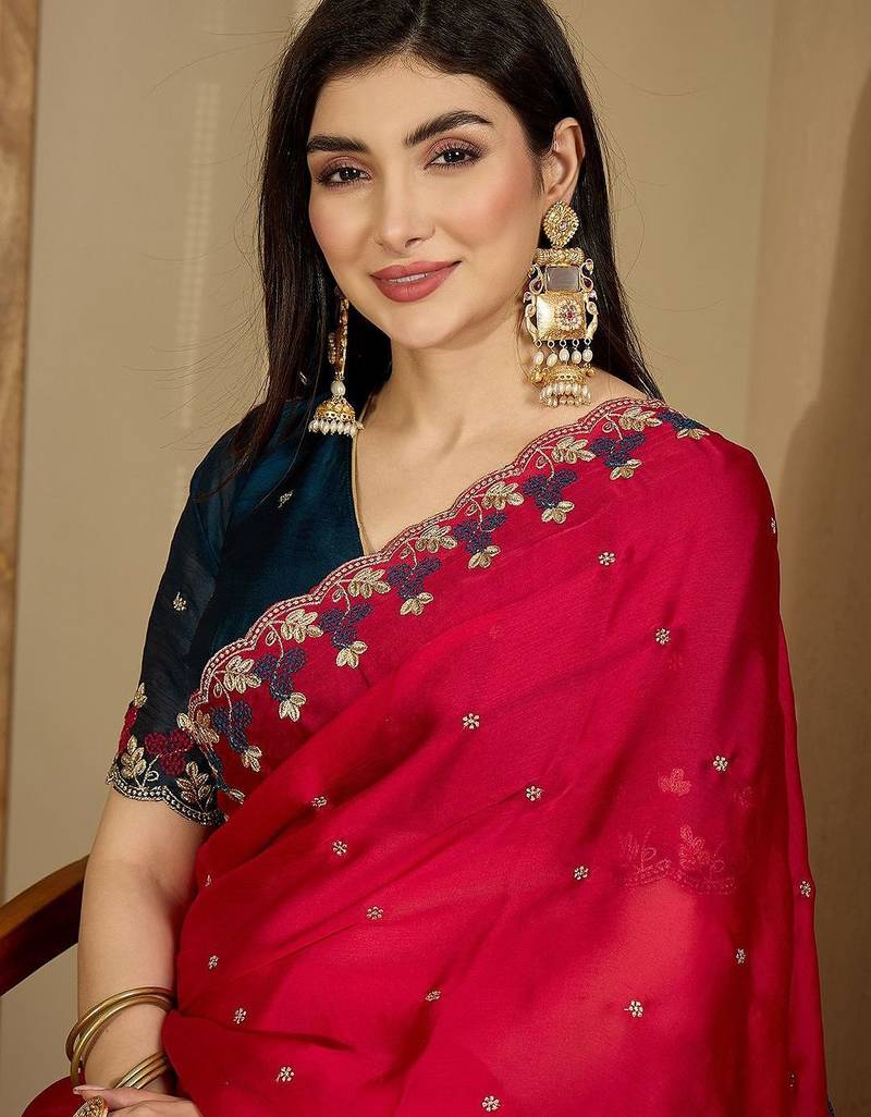 Pink women floral embroidered saree