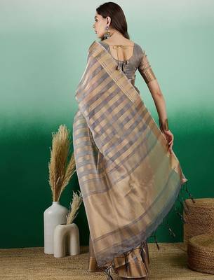 Grey striped weaved zari woven kanjeevaram saree with blouse 4