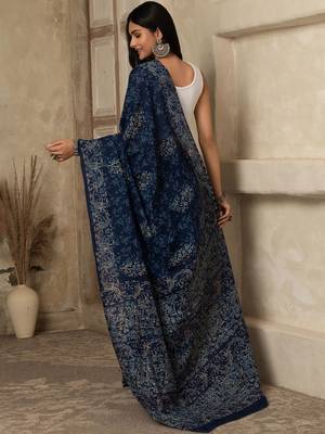 Blue paisley printed cotton saree 4