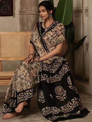 Black batik printed  cotton saree with unstitched blouse piece 5
