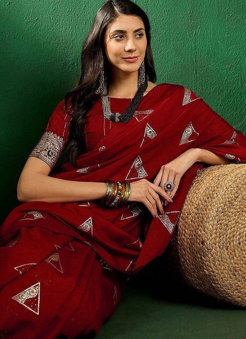 Red red geometric woven designed zari sarees