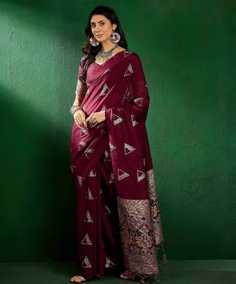 Maroon ethnic motifs woven design banarasi saree 3
