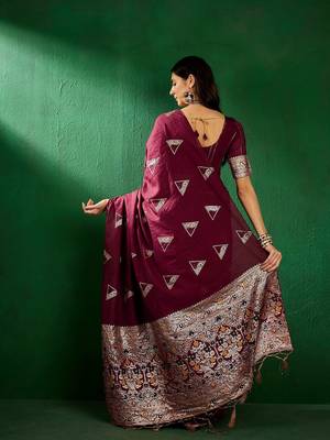 Maroon ethnic motifs woven design banarasi saree 4
