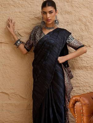 Black women ethnic block printed poly crepe saree 2
