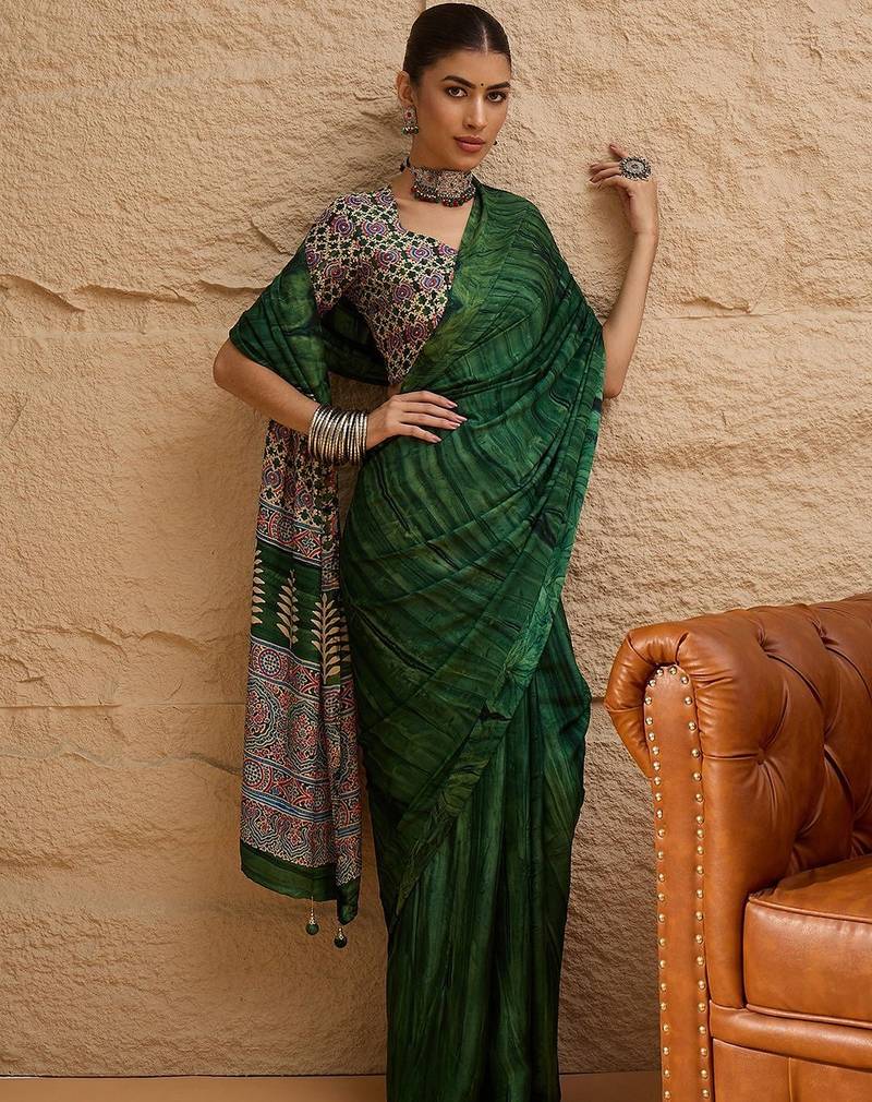 Green women green ethnic motifs  crepe designer block print saree