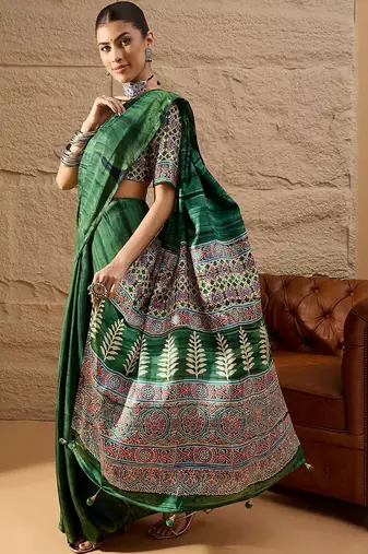 Green women green ethnic motifs  crepe designer block print saree