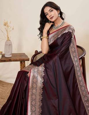 Brown woven design saree with unstitched blouse piece 2