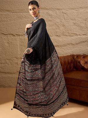 Black black printed  block print sarees 3