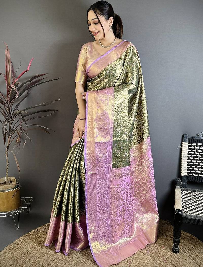 Green floral zari silk blend kanjeevaram saree