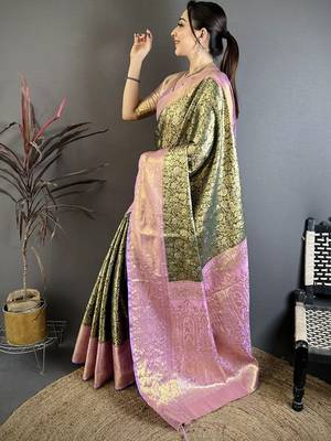 Green floral zari silk blend kanjeevaram saree 2