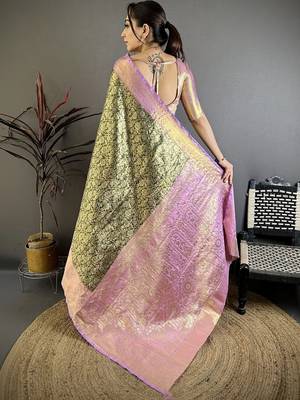 Green floral zari silk blend kanjeevaram saree 5
