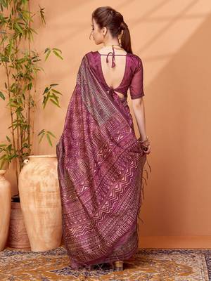 Magenta abstract printed saree with matching blouse 3