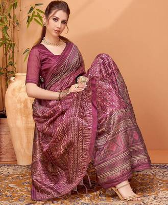 Magenta abstract printed saree with matching blouse 4