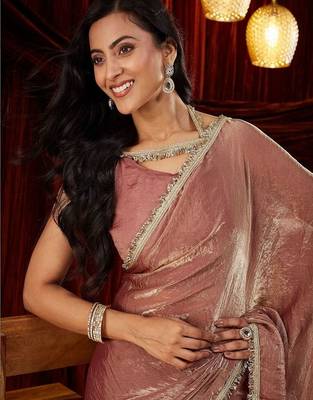 Pink embroidered bordered tissue saree with blouse piece 5