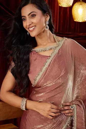 Pink embroidered bordered tissue saree with blouse piece