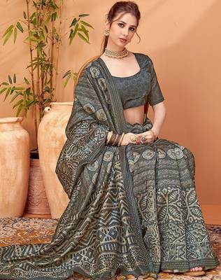 Grey printed saree with matching blouse 3