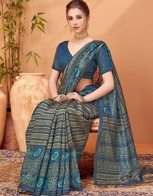 Navy blue printed saree with matching blouse 3