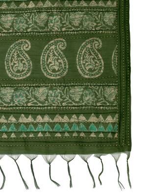 Green ethnic printed banarasi saree with matching blouse 5