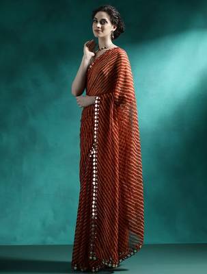 Red printed saree with blouse piece 2