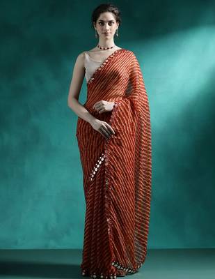 Red printed saree with blouse piece 4
